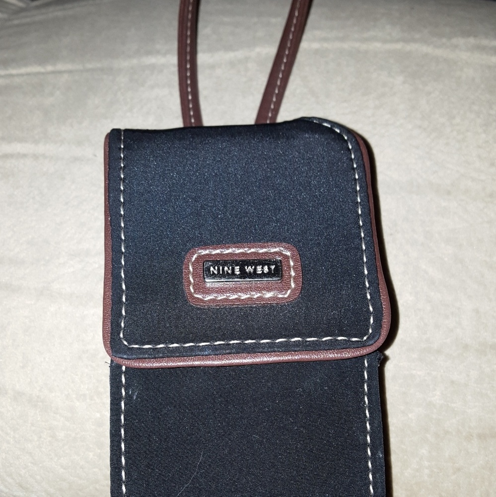 Vintage Nine West rectangle wristlet....